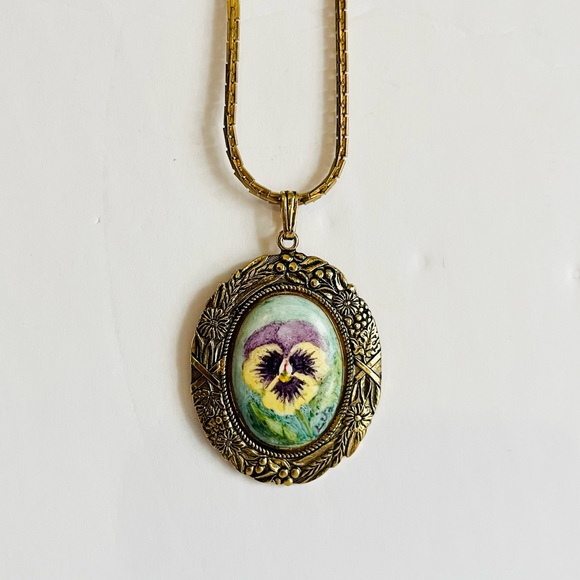 Vintage Jewelry - Vintage Gold Tone Hand Painted Pansy Porcelain Pendant Necklace